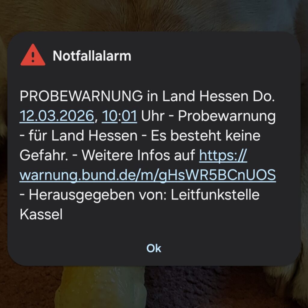 Smartphone-Screenshot einer Notfallwarnung mit Probealarm für das Land Hessen am 12.03.2026 um 10:01 Uhr.